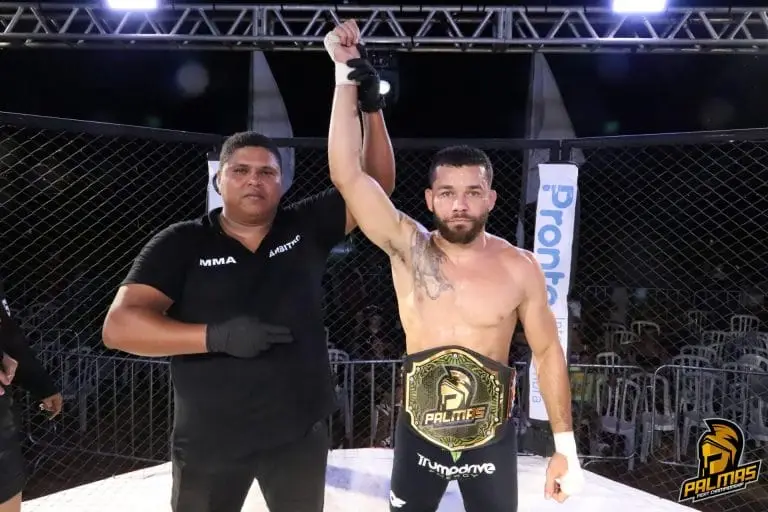 MMA fighter Mike Linhares